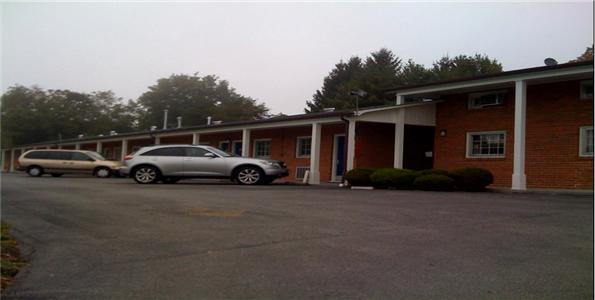 econ motel beds